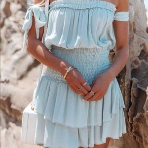 Selling this light blue dress, size small